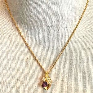 VINTAGE AVON FAUX AMETHYST COLLECTION NECKLACE  GOLD-TONE 1995